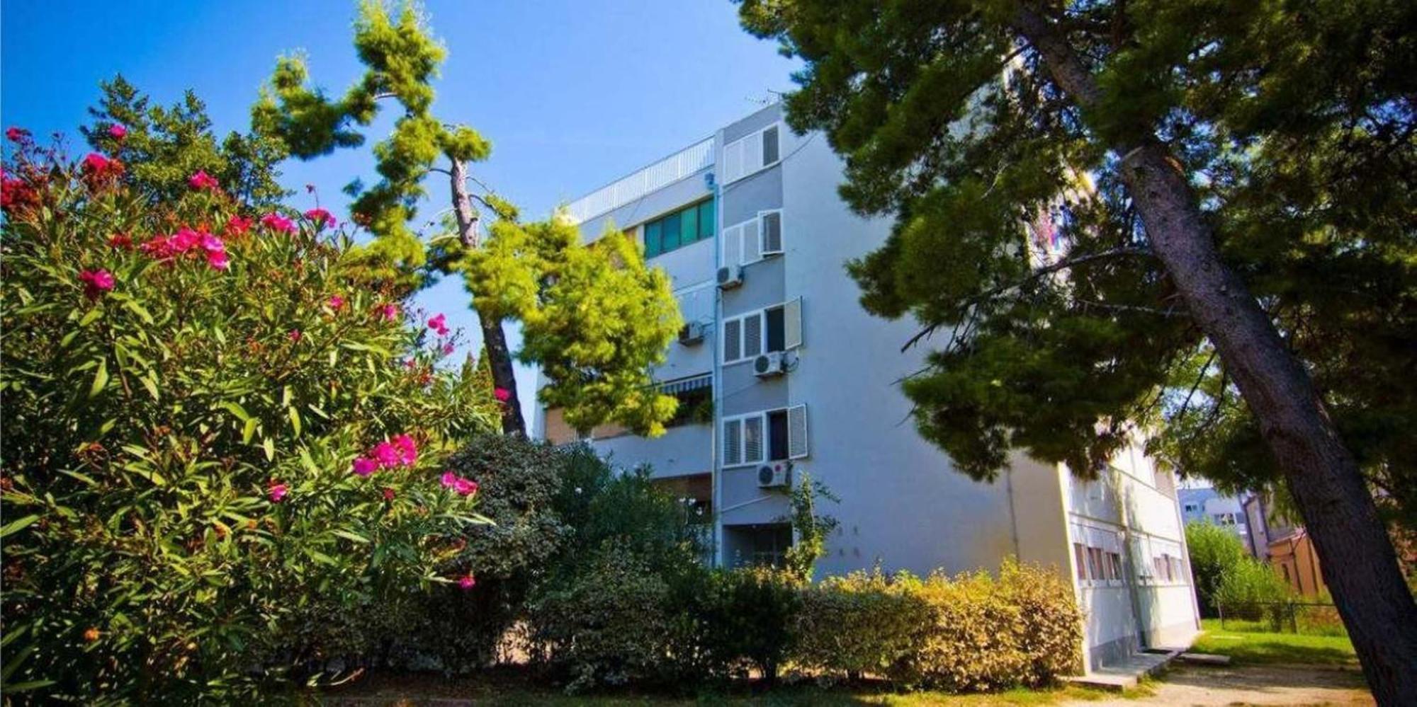 Beach Split Apartments Exterior photo